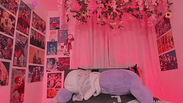 FluffyMelons online show from June 7, 11:08 pm