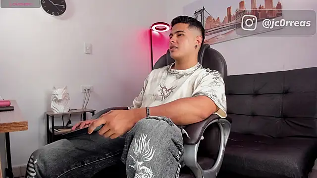  Juanes online show from November 19, 8:31 pm