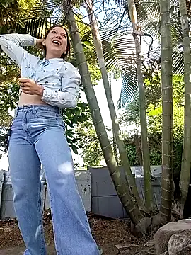 Snapshot of Arianna_Moss chatting on July 4, 9:21 pm Arianna Moss online show from July 4, 9:21 pm