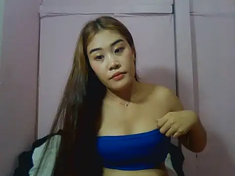 Snapshot of YourWildestDoll chatting on July 5, 3:30 pm YourWildestDoll online show from July 5, 3:30 pm