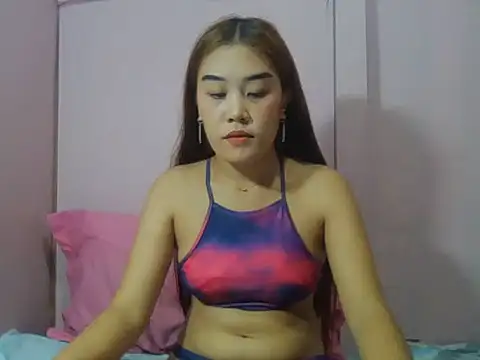 Snapshot of YourWildestDoll chatting on July 22, 6:00 pm YourWildestDoll online show from July 22, 6:00 pm