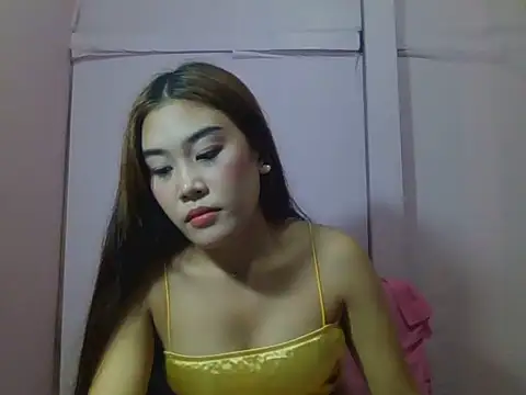 Snapshot of YourWildestDoll chatting on July 28, 8:52 pm YourWildestDoll online show from July 28, 8:52 pm