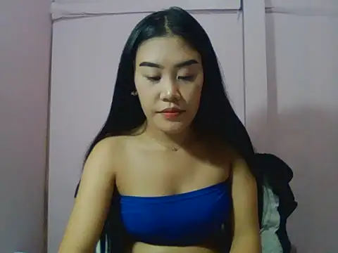 Snapshot of YourWildestDoll chatting on August 6, 5:48 pm YourWildestDoll online show from August 6, 5:48 pm