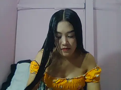 Snapshot of YourWildestDoll chatting on August 7, 4:09 pm YourWildestDoll online show from August 7, 4:09 pm