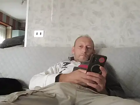 Snapshot of cazzoweb chatting on September 22, 2:30 pm cazzoweb online show from September 22, 2:30 pm