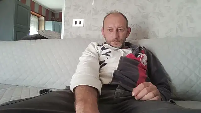 Snapshot of cazzoweb chatting on September 28, 2:44 pm cazzoweb online show from September 28, 2:44 pm