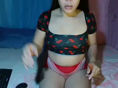 Snapshot of JuicyPussy4u chatting on January 13, 11:48 am JuicyPussy4u online show from January 13, 11:48 am