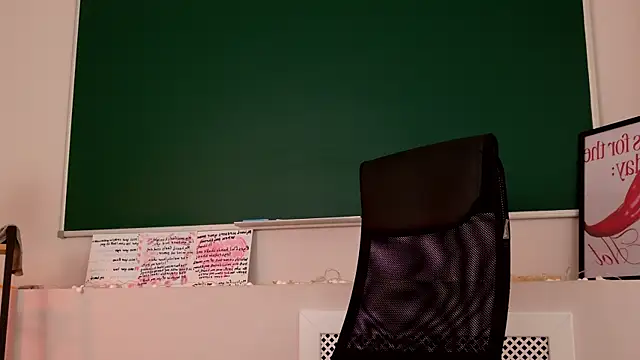NoraHaynes online show from May 2, 3:11 am
