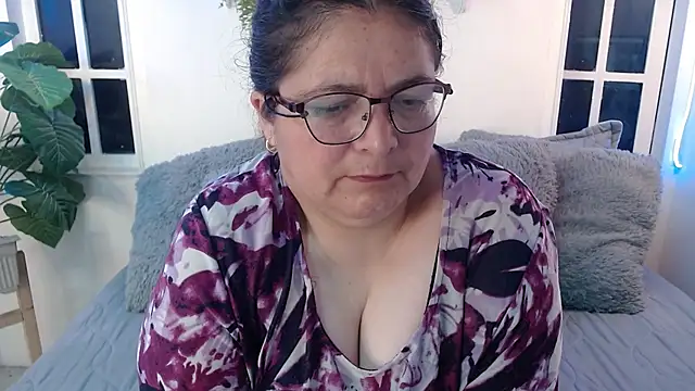 Snapshot of Linda_banks_ chatting on November 27, 1:29 am Linda banks online show from November 27, 1:29 am