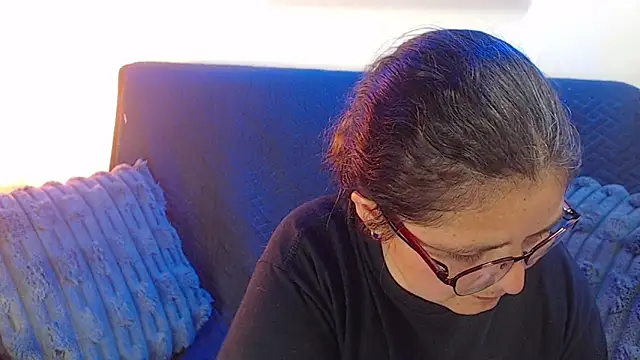 Snapshot of Linda_banks_ chatting on December 3, 1:46 am Linda banks online show from December 3, 1:46 am