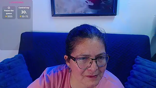 Snapshot of Linda_banks_ chatting on December 14, 1:44 am Linda banks online show from December 14, 1:44 am