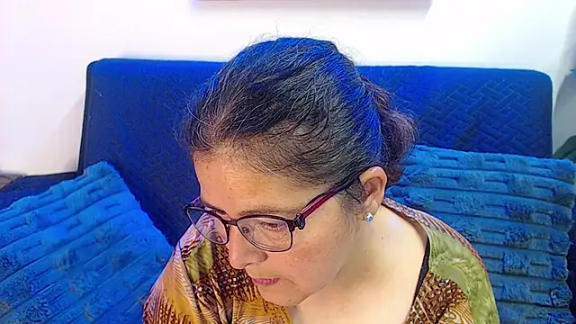 Snapshot of Linda_banks_ chatting on December 15, 1:54 am Linda banks online show from December 15, 1:54 am