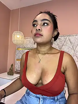 Snapshot of dani_velvet chatting on June 14, 2:24 am dani velvet online show from June 14, 2:24 am