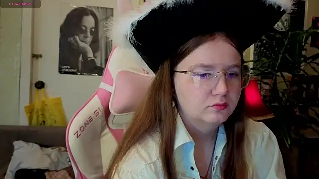 Sienna-Cow online show from October 8, 11:41 am