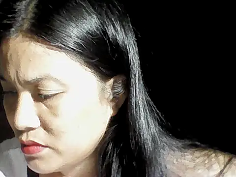 Snapshot of Uniquebeauty32 chatting on July 29, 11:14 pm Uniquebeauty32 online show from July 29, 11:14 pm