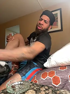 Snapshot of 1mistaGoodWood chatting on October 12, 5:17 am 1mistaGoodWood online show from October 12, 5:17 am