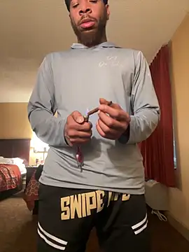 Snapshot of 1mistaGoodWood chatting on October 12, 10:09 pm 1mistaGoodWood online show from October 12, 10:09 pm