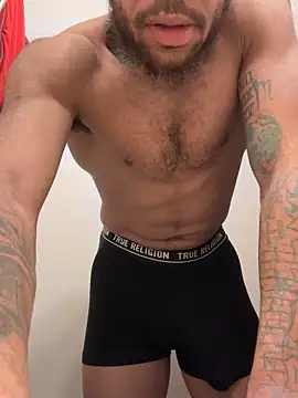 Snapshot of 1mistaGoodWood chatting on October 25, 11:29 am 1mistaGoodWood online show from October 25, 11:29 am