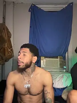 Snapshot of 1mistaGoodWood chatting on November 16, 5:35 am 1mistaGoodWood online show from November 16, 5:35 am