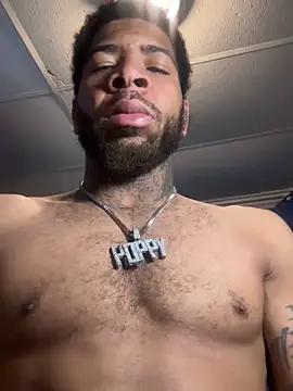 Snapshot of 1mistaGoodWood chatting on December 5, 10:46 am 1mistaGoodWood online show from December 5, 10:46 am