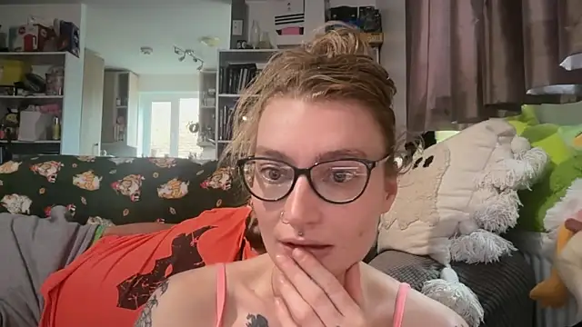 Snapshot of harleyblair chatting on June 7, 6:33 pm harleyblair online show from June 7, 6:33 pm