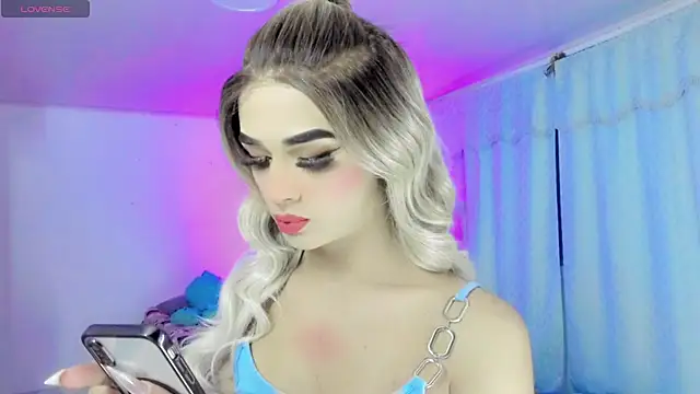 HANNAH BACKERS online show from December 3, 6:10 am