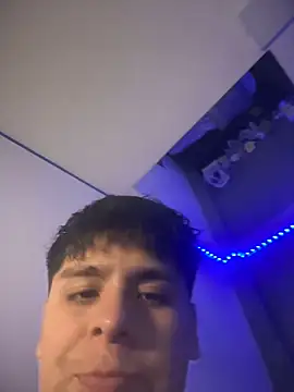 Kailertwink online show from May 3, 9:54 pm