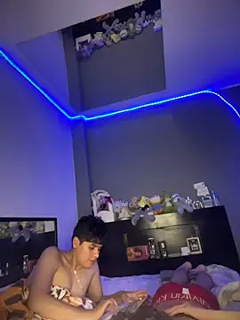 Kailertwink online show from May 29, 3:04 am