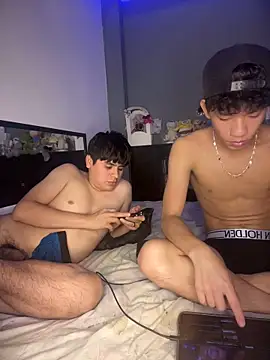 Kailertwink online show from June 9, 12:55 am