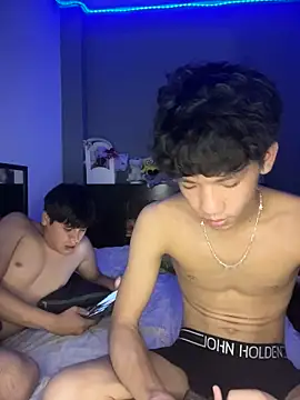 Kailertwink online show from June 10, 9:14 pm