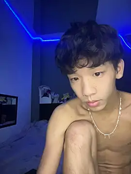 Kailertwink online show from June 16, 3:25 pm