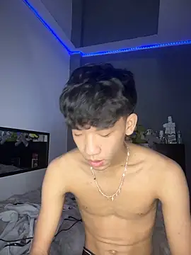 Kailertwink online show from June 18, 2:43 pm