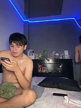 Kailertwink online show from July 18, 5:55 am