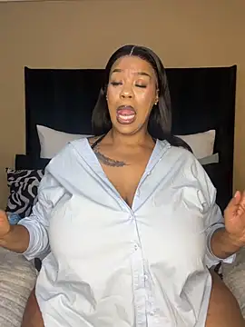 Snapshot of THICKBUNNYCHICKxxx chatting on April 25, 8:39 pm THICKBUNNYCHICKxxx online show from April 25, 8:39 pm