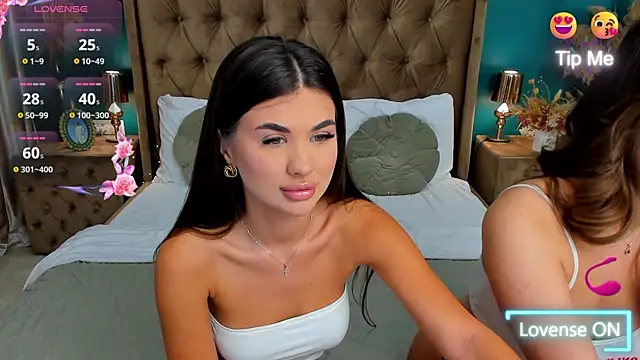 Snapshot of MonCarla chatting on September 28, 5:24 am MonCarla online show from September 28, 5:24 am