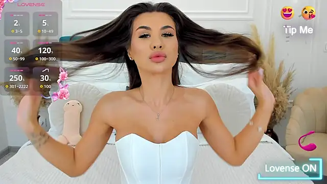 Snapshot of MonCarla chatting on November 28, 8:22 pm MonCarla online show from November 28, 8:22 pm