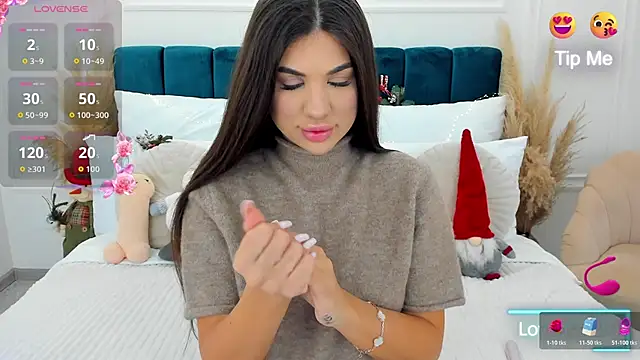 Snapshot of MonCarla chatting on December 15, 6:28 am MonCarla online show from December 15, 6:28 am