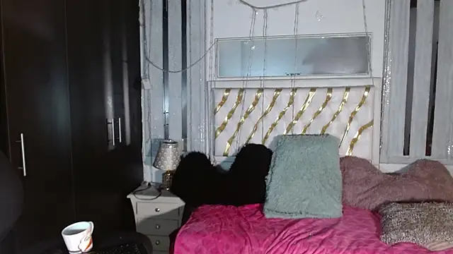 julieta sweet  online show from September 16, 10:38 am