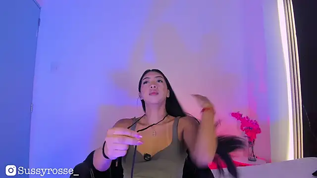 Snapshot of Sussyrosse_ chatting on September 17, 9:05 pm Sussyrosse online show from September 17, 9:05 pm