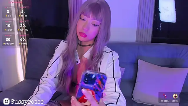 Snapshot of Sussyrosse_ chatting on October 19, 4:40 pm Sussyrosse online show from October 19, 4:40 pm