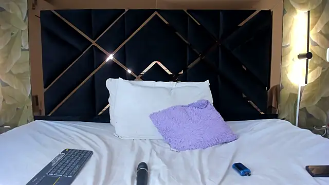 Snapshot of AliciaJerez1 chatting on October 8, 8:34 am AliciaJerez1 online show from October 8, 8:34 am