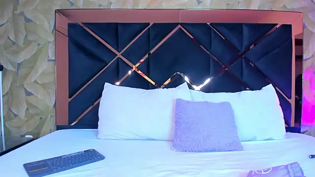 Snapshot of AliciaJerez1 chatting on November 7, 9:37 pm AliciaJerez1 online show from November 7, 9:37 pm