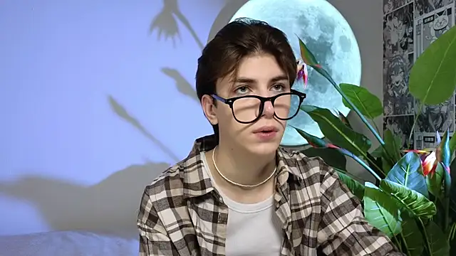 Oliver Starboy online show from October 7, 4:42 am