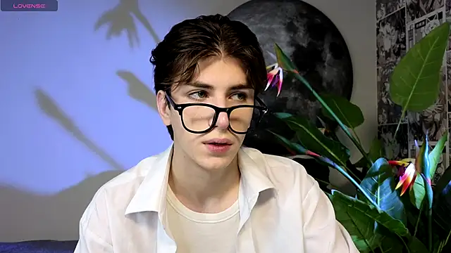 Oliver Starboy online show from October 9, 6:33 am