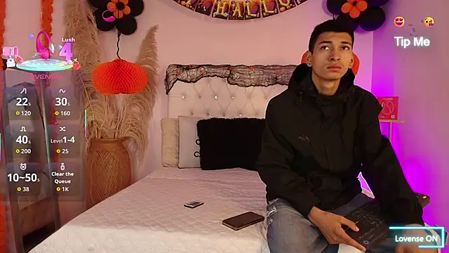 Snapshot of AmelieAndAce chatting on November 1, 12:51 pm AmelieAndAce online show from November 1, 12:51 pm