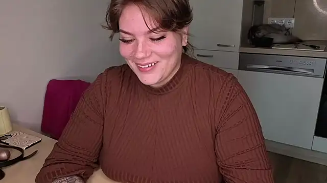 MaeNoir online show from October 22, 2:17 pm