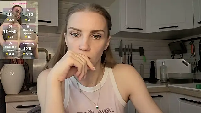 Snapshot of Edena_ chatting on June 12, 1:21 pm Edena online show from June 12, 1:21 pm