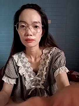 Snapshot of Lyly999 chatting on October 31, 12:33 am Lyly999 online show from October 31, 12:33 am