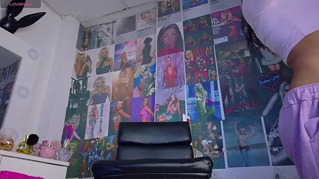 Mistileav online show from March 13, 7:09 pm