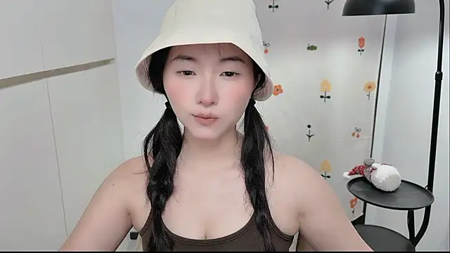 Snapshot of Rosalind_xixi chatting on May 26, 1:40 pm Rosalind xixi online show from May 26, 1:40 pm
